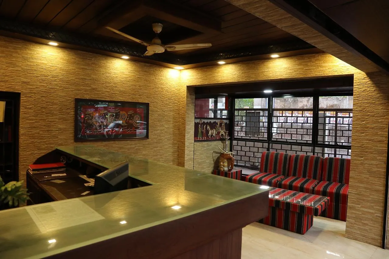 Lodge Airco Le-Grand Inn Tiruvalla India