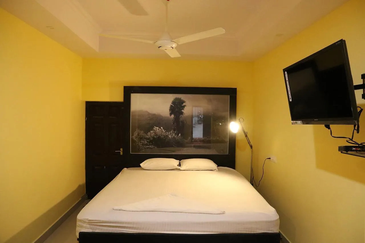 Lodge Airco Le-Grand Inn Tiruvalla